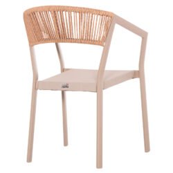 με την ΜΠΕΖ επένδυση από συνθετικό RATTAN στην πλάτη είναι μοναδική. Η πλάτη είναι ελαφρώς στρογγυλεμένη ενώ το κάθισμα αντί για μαξιλάρι έχει ανθεκτικό textline. Η πολυθρόνα αυτή θα αναβαθμίσει αισθητικά τον χώρο που θα την τοποθετήσετε και θα τραβήξει τα βλέμματα χάρη στις καθαρές γραμμές της. Επίσης