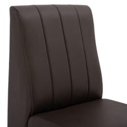 επιτείνοντας τον ιδιαίτερο χαρακτήρα της.<br  width=